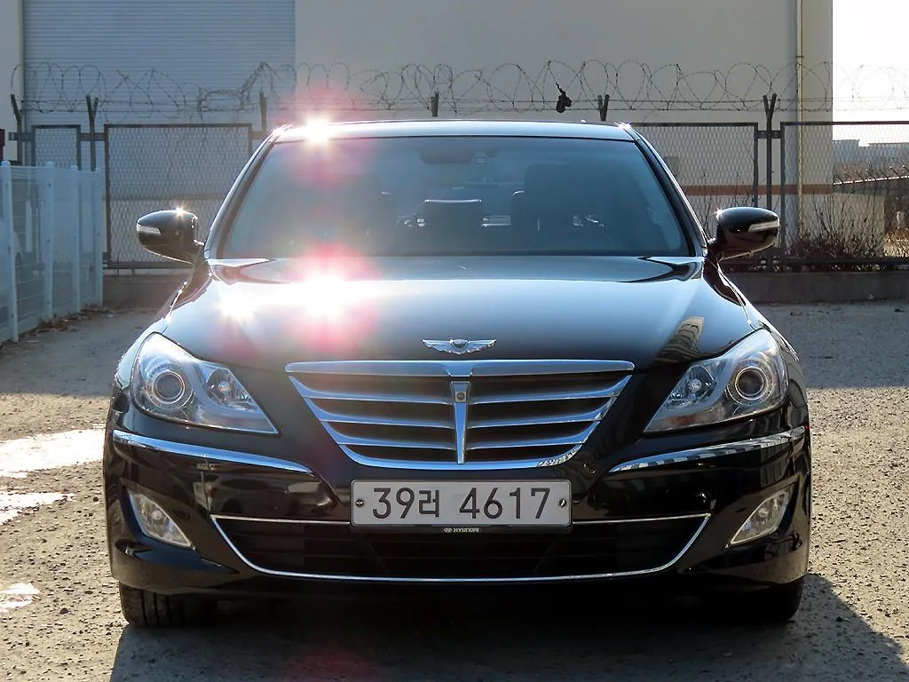 2013 Hyundai Genesis