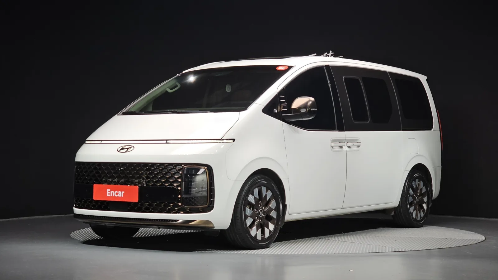 2023 Hyundai Staria