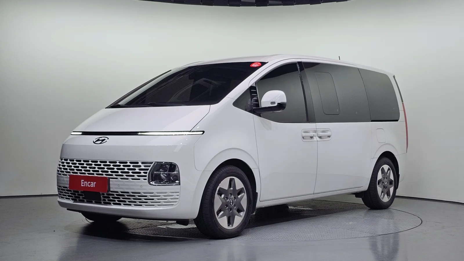 2024 Hyundai Staria