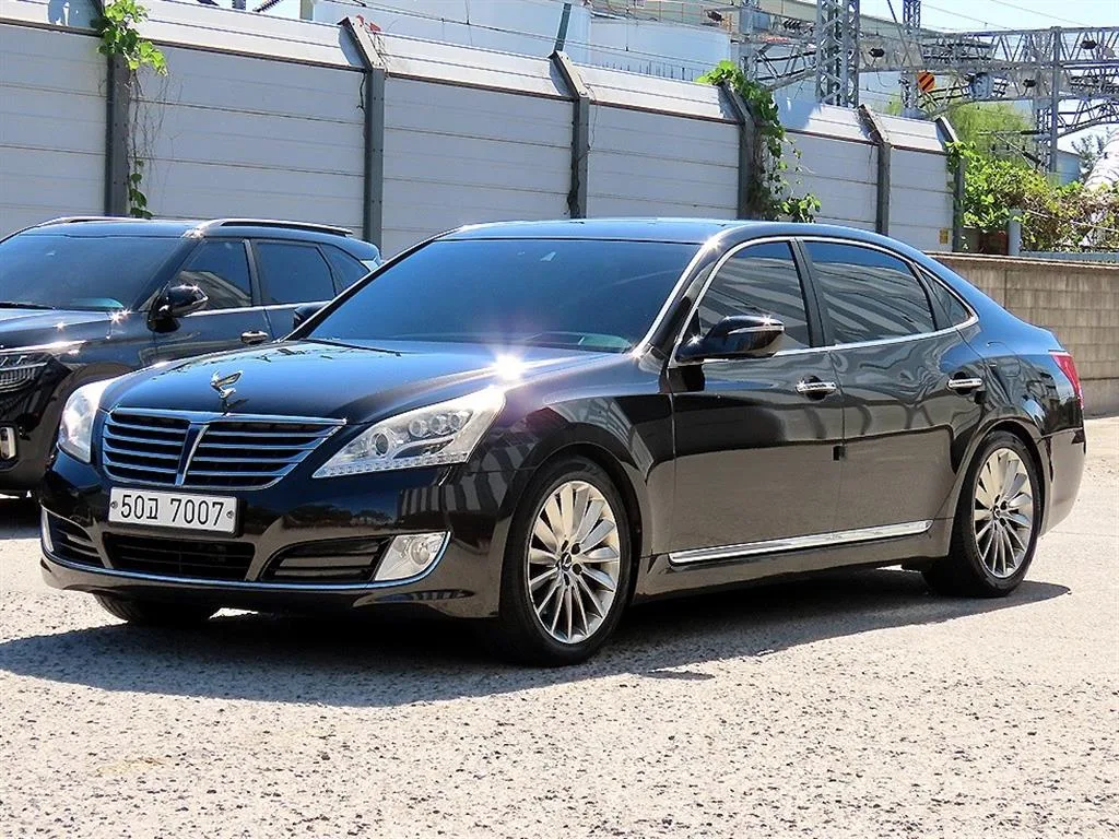 2013 Hyundai Equus