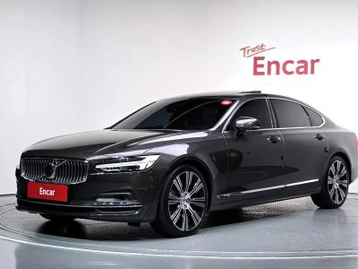 2023 Volvo S90