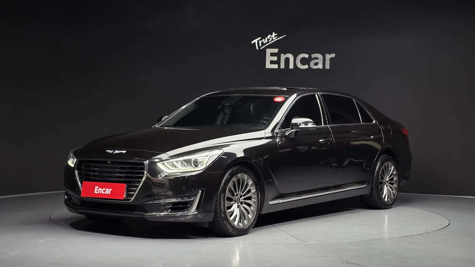 2018 Genesis EQ900