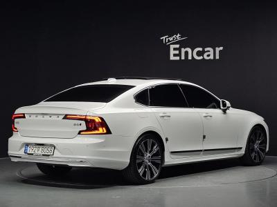 2024 Volvo S90