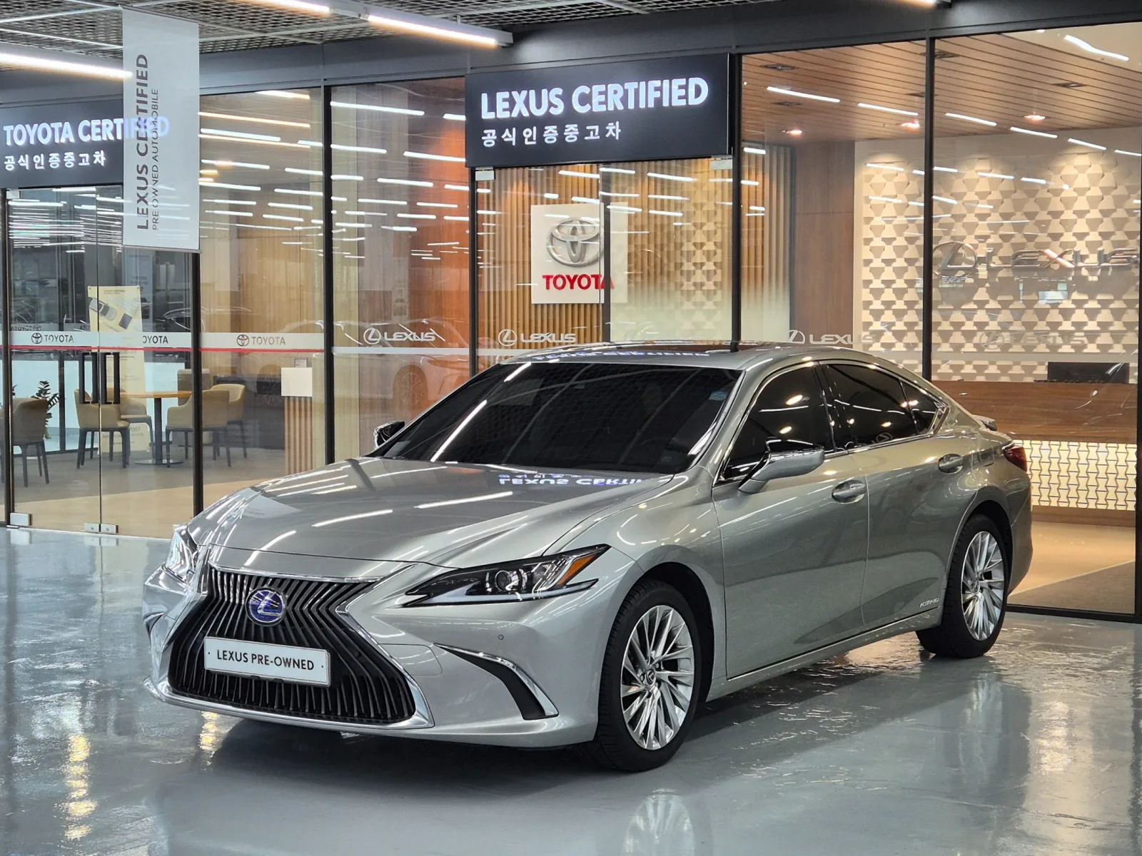 2021 Lexus ES