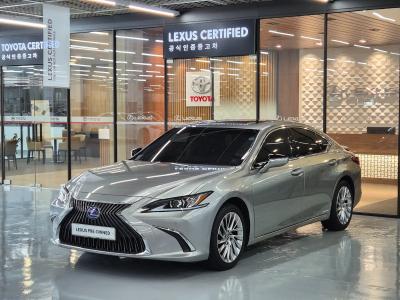 2021 Lexus ES