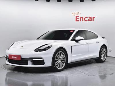 2020 Porsche Panamera