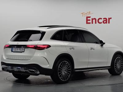 2023 Mercedes-Benz GLC-Class