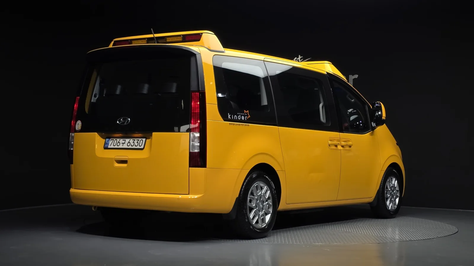 2023 Hyundai Staria
