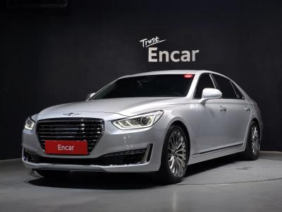 2018 Genesis EQ900