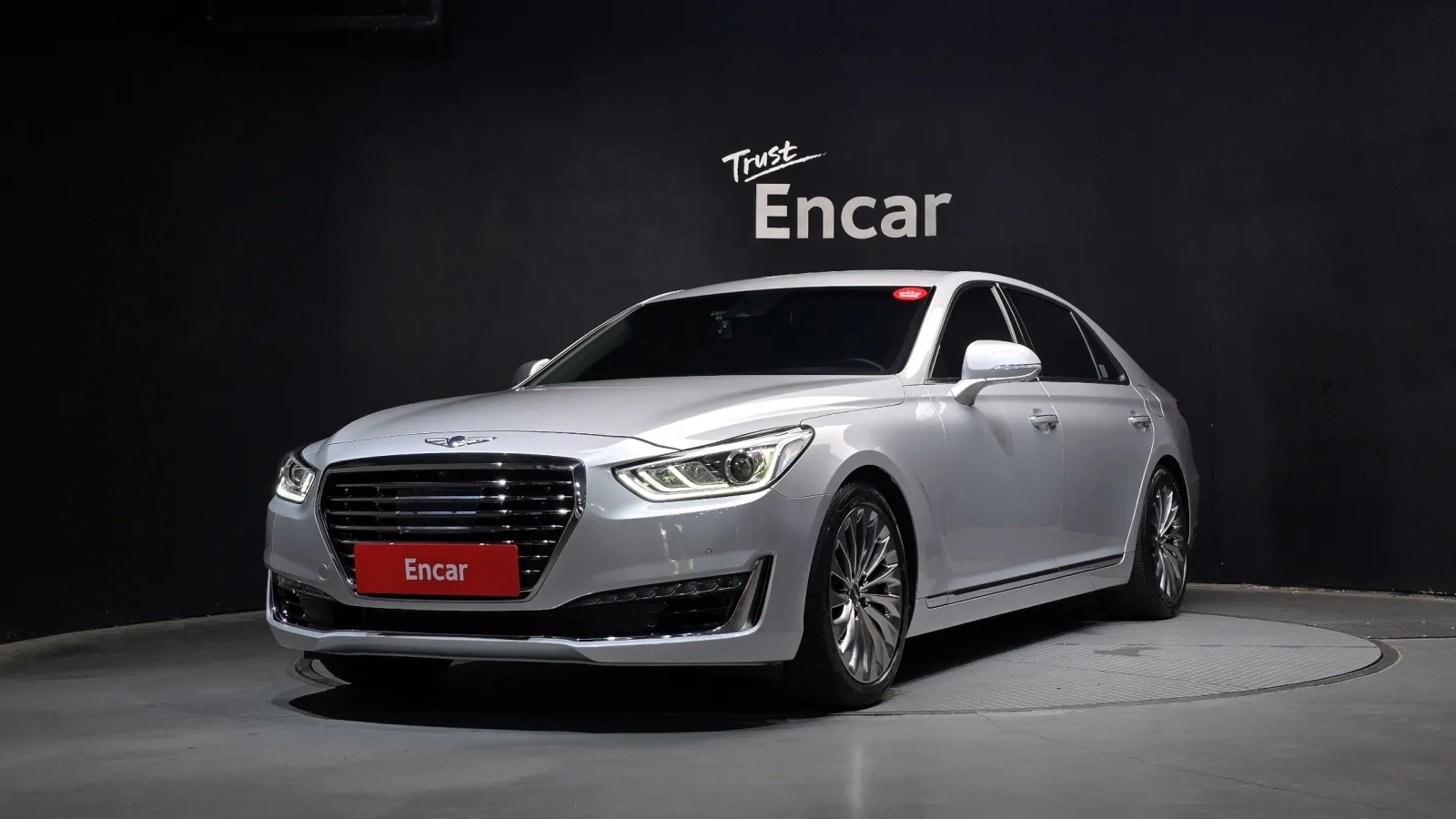 2018 Genesis EQ900