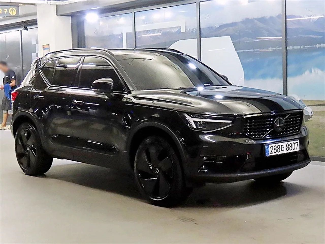 2025 Volvo XC40