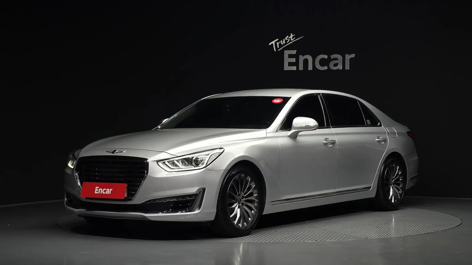 2018 Genesis EQ900