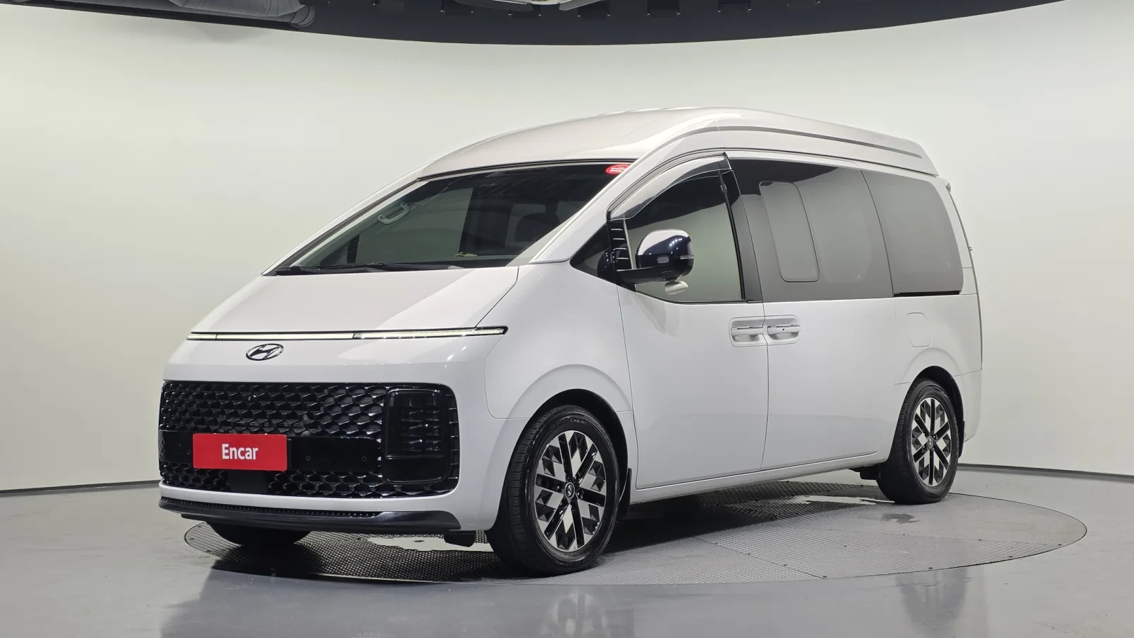 2023 Hyundai Staria