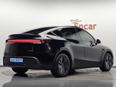2025 Tesla Model Y