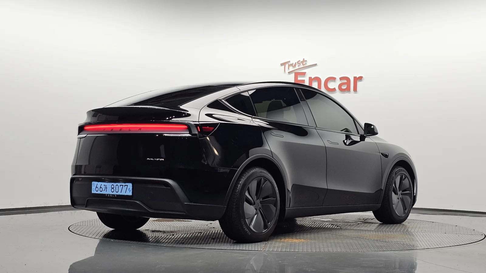 2025 Tesla Model Y