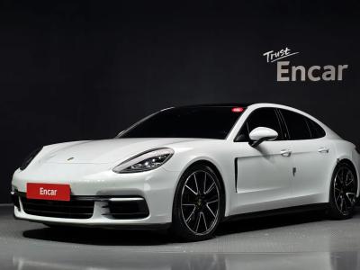 2020 Porsche Panamera