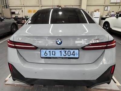 2025 BMW i5