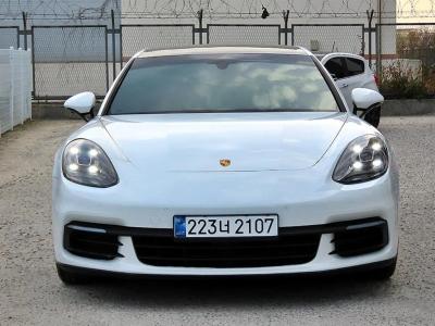 2018 Porsche Panamera