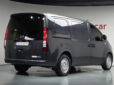 2023 Hyundai Staria
