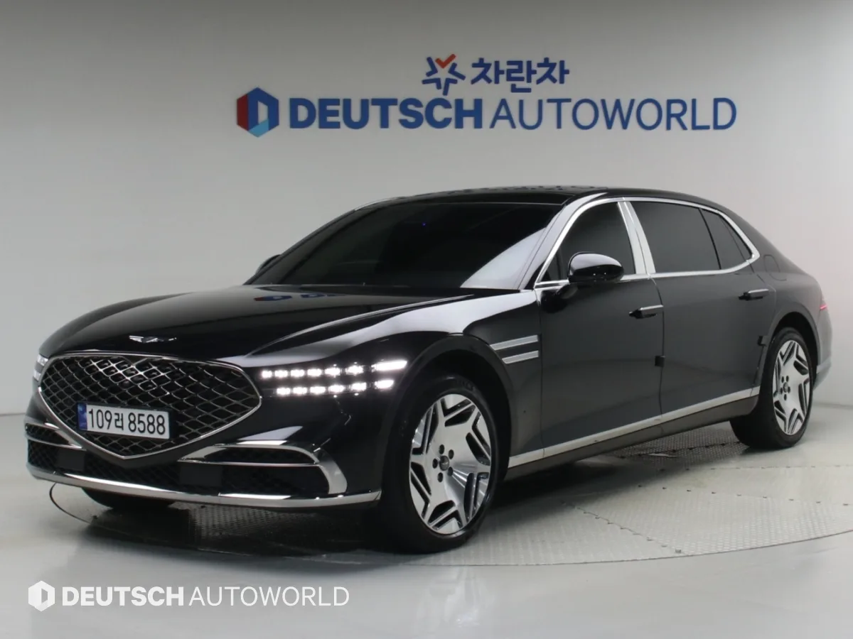 2023 Genesis G90