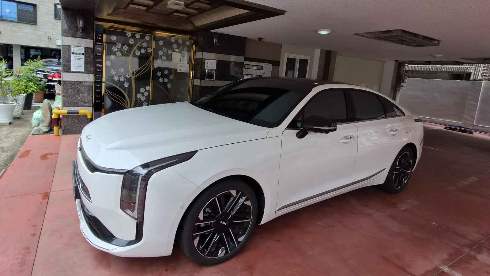2025 Kia K8
