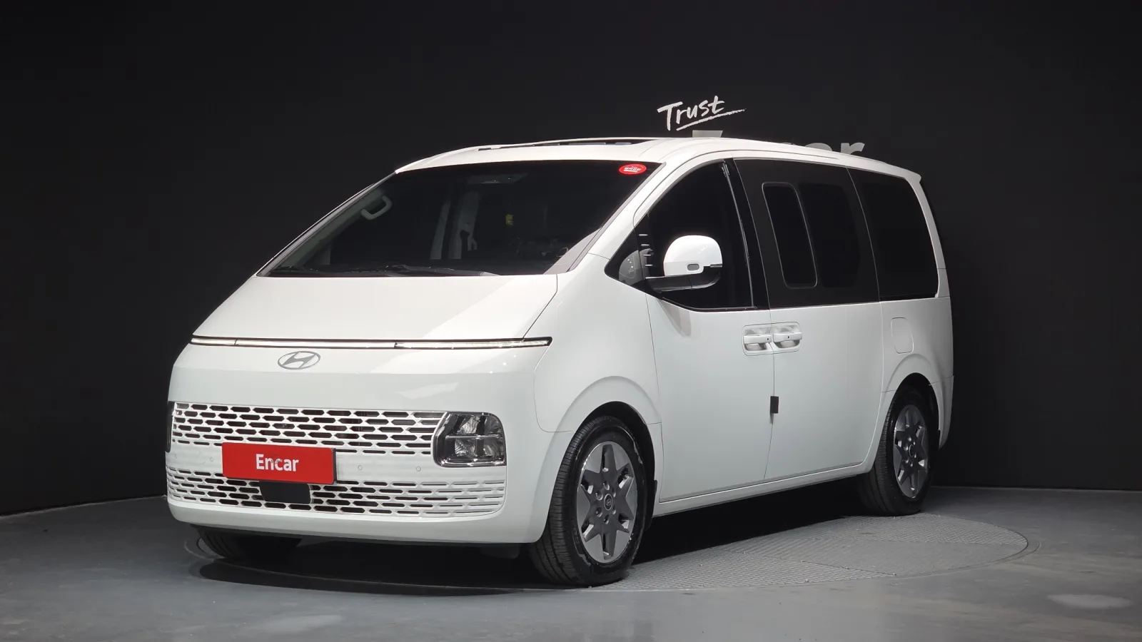 2025 Hyundai Staria