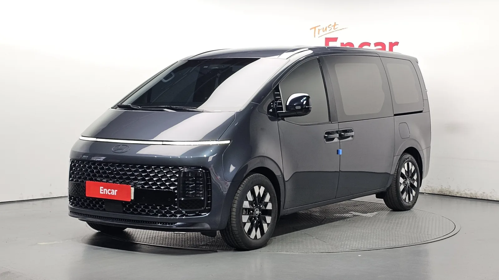 2025 Hyundai Staria