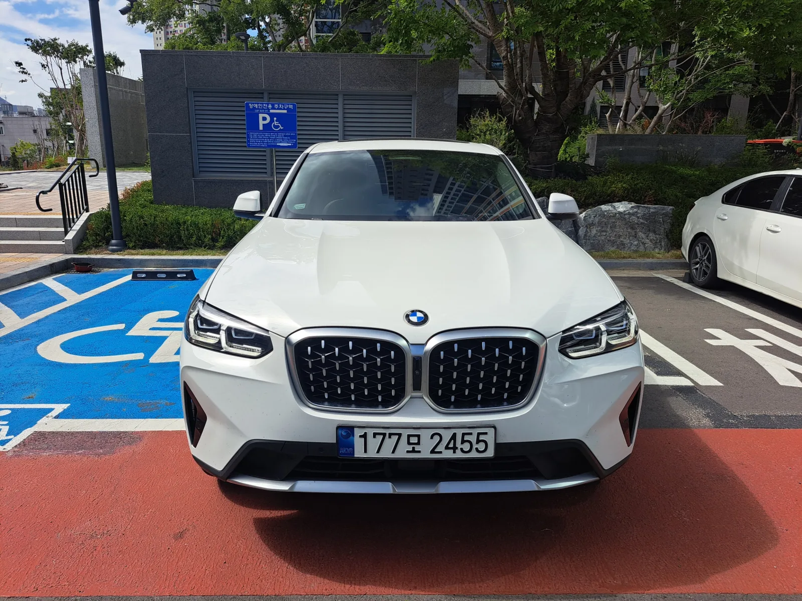 2023 BMW X4