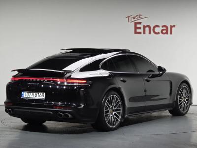 2023 Porsche Panamera