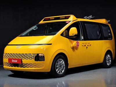 2025 Hyundai Staria