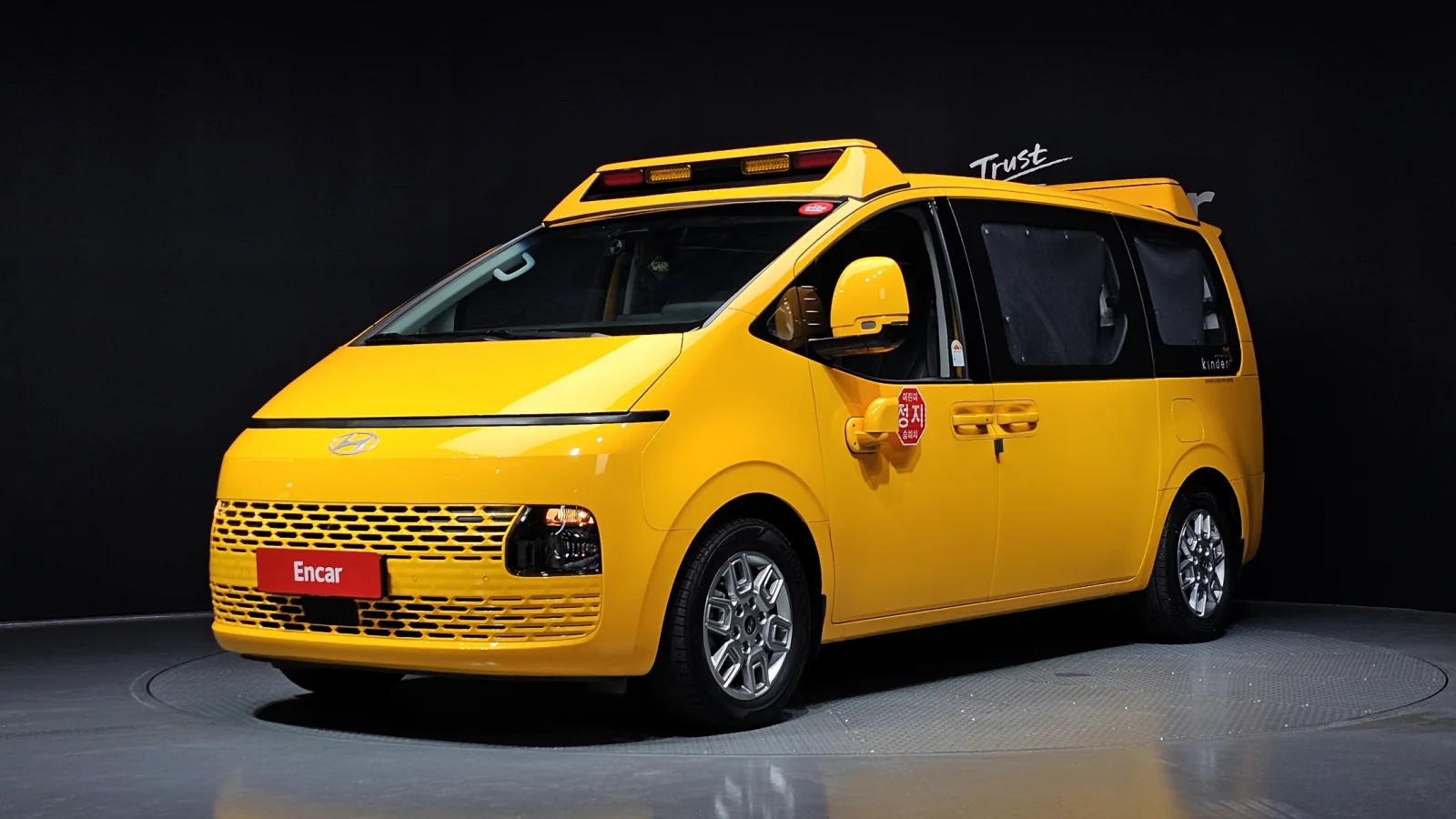 2025 Hyundai Staria