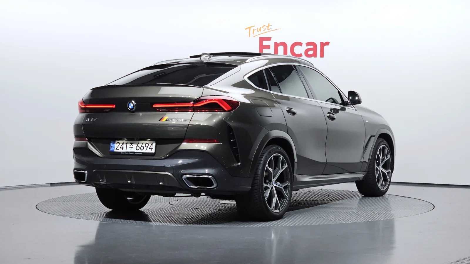 2021 BMW X6