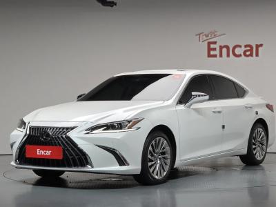 2025 Lexus ES