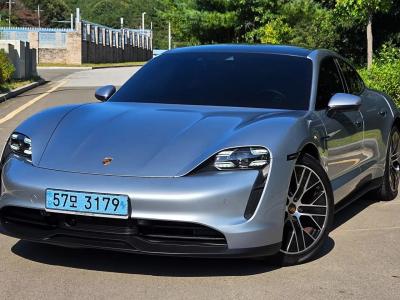 2022 Porsche Taycan