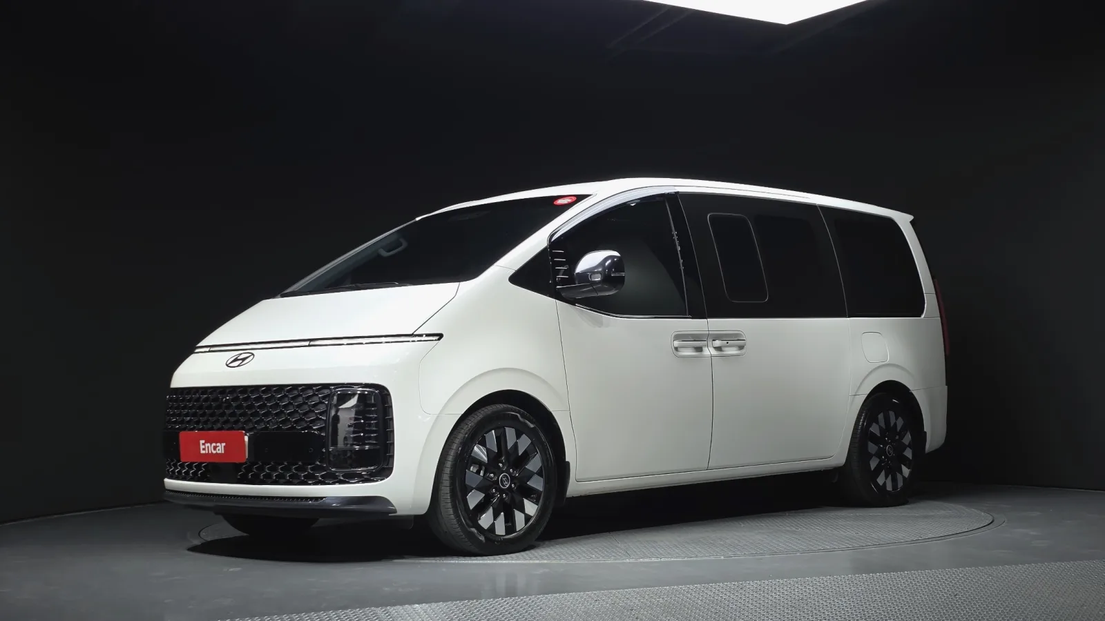 2025 Hyundai Staria