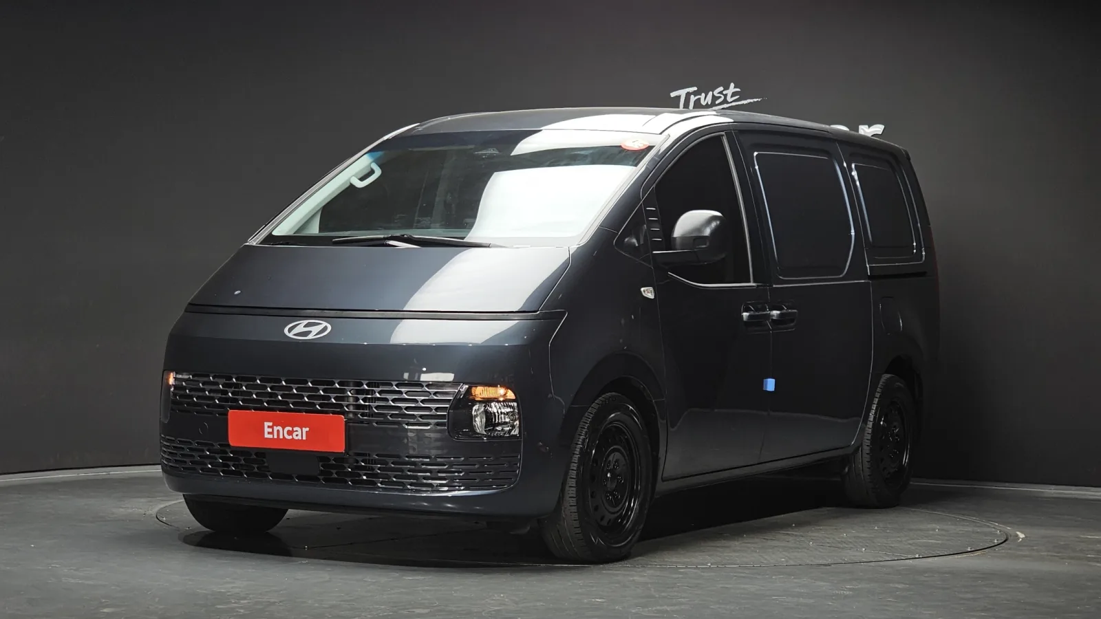 2025 Hyundai Staria