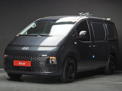 2025 Hyundai Staria