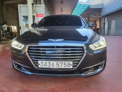 2018 Genesis EQ900