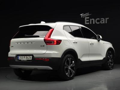 2022 Volvo XC40