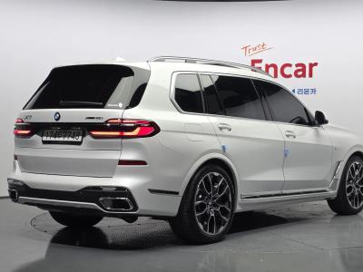 2026 BMW X7