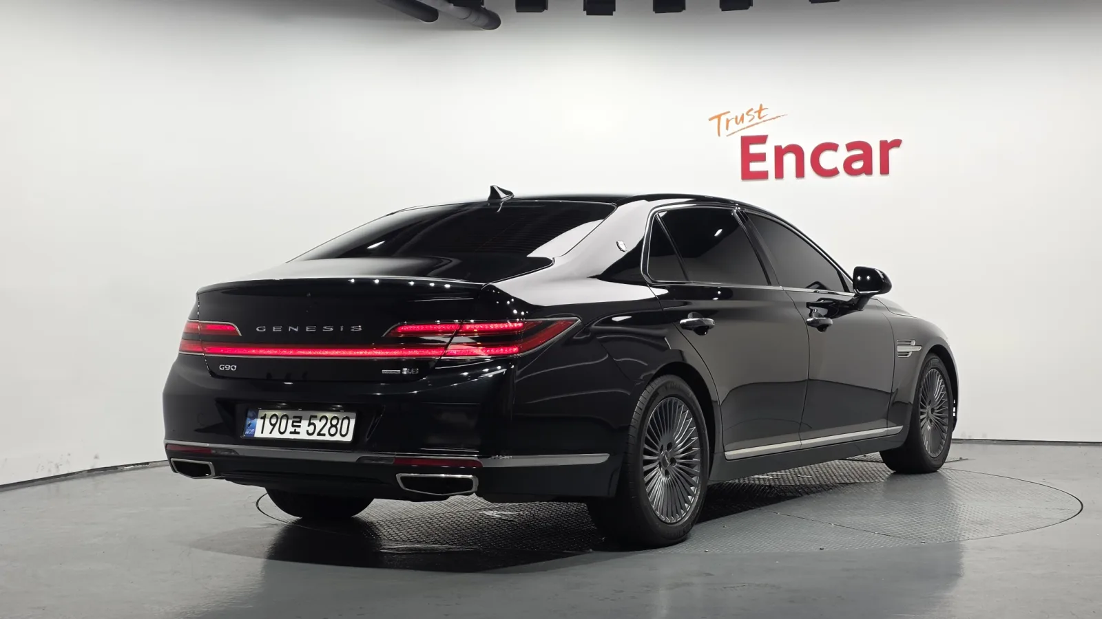 2020 Genesis G90