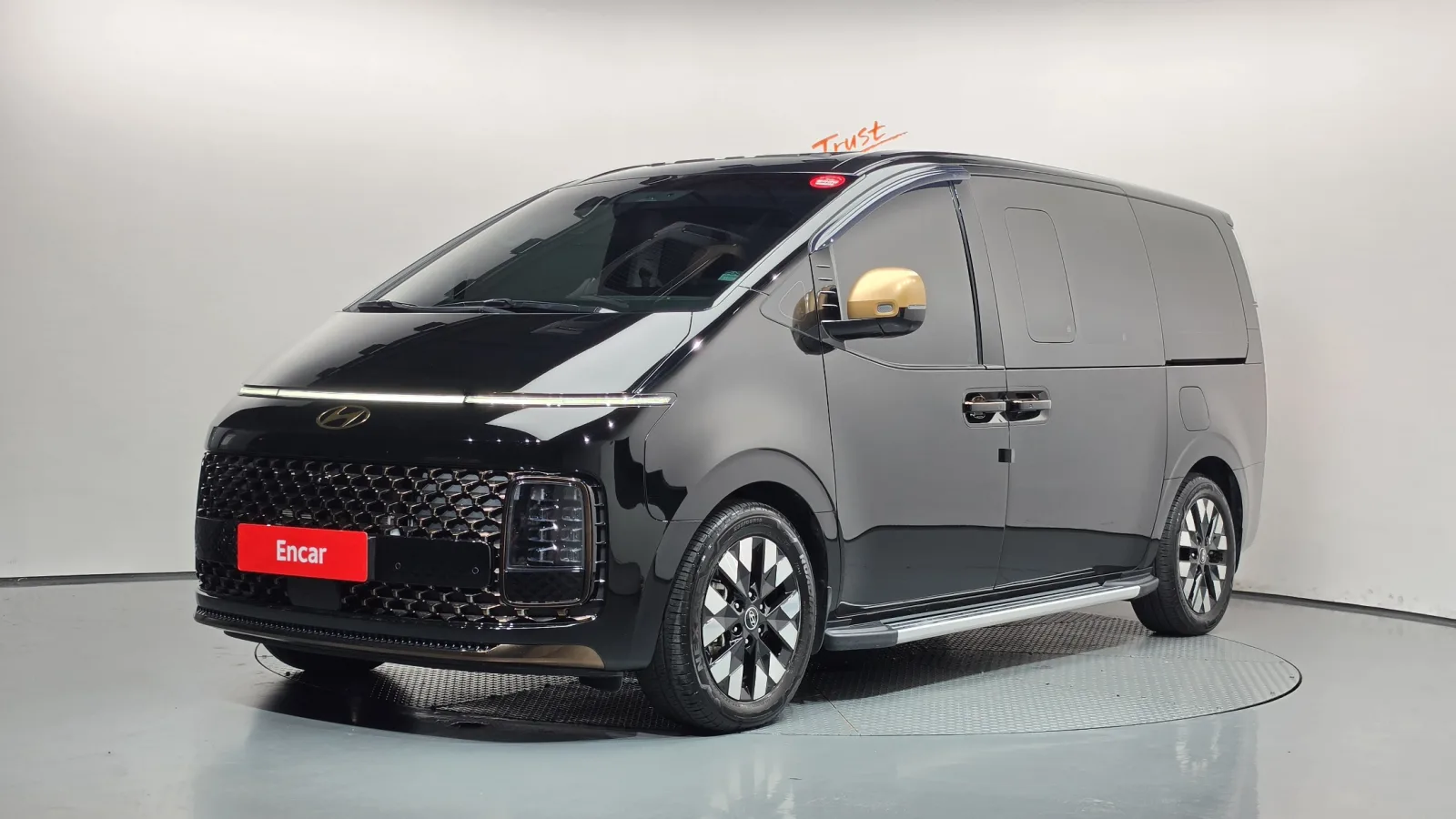 2025 Hyundai Staria