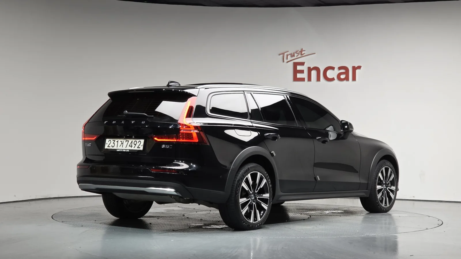 2023 Volvo V60