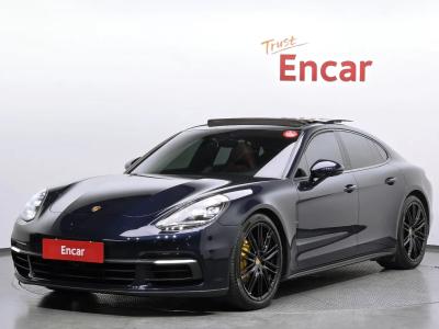 2018 Porsche Panamera