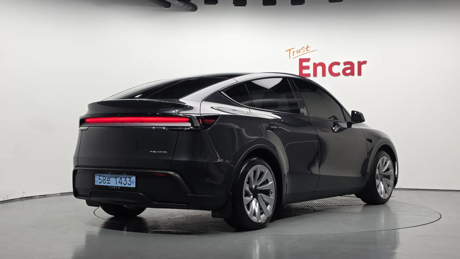 2025 Tesla Model Y