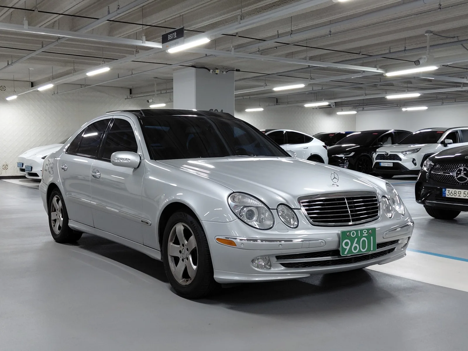 2004 Mercedes-Benz E-Class