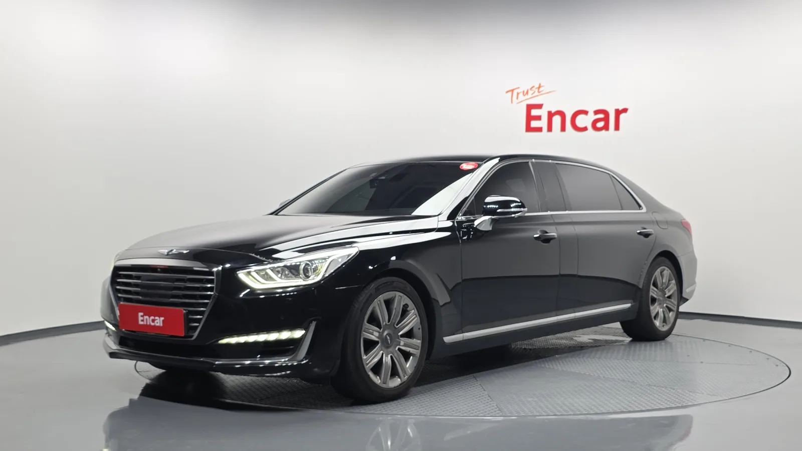 2016 Genesis EQ900