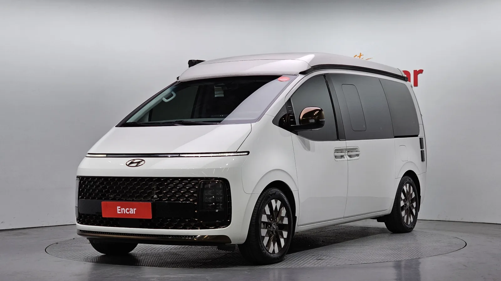 2024 Hyundai Staria