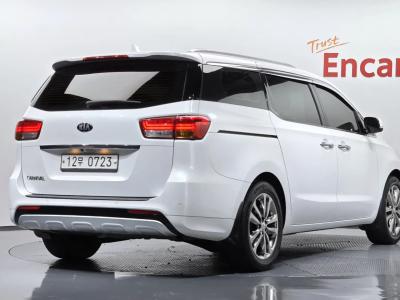 2017 Kia Carnival