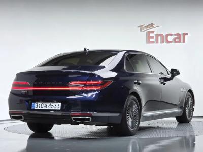 2021 Genesis G90